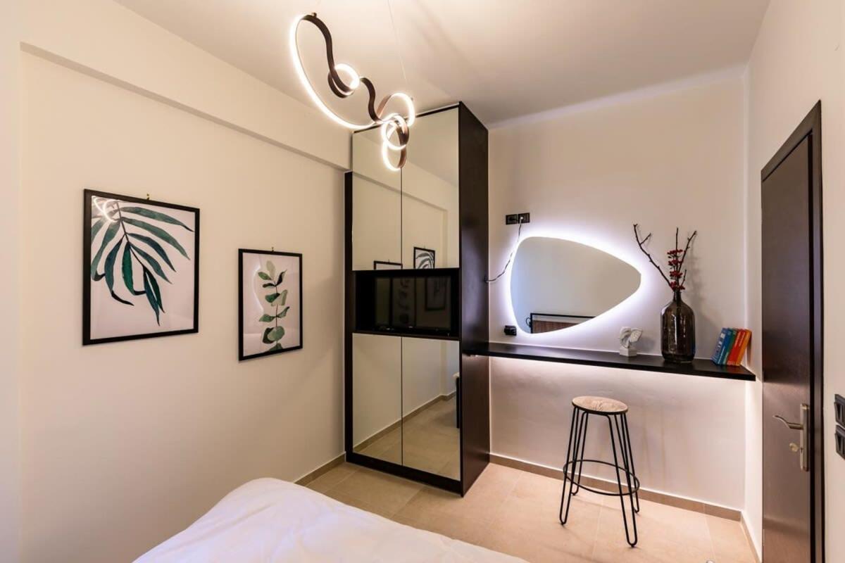 Beautiful Elegant Apartment Next To Monastiraki 아테네 외부 사진