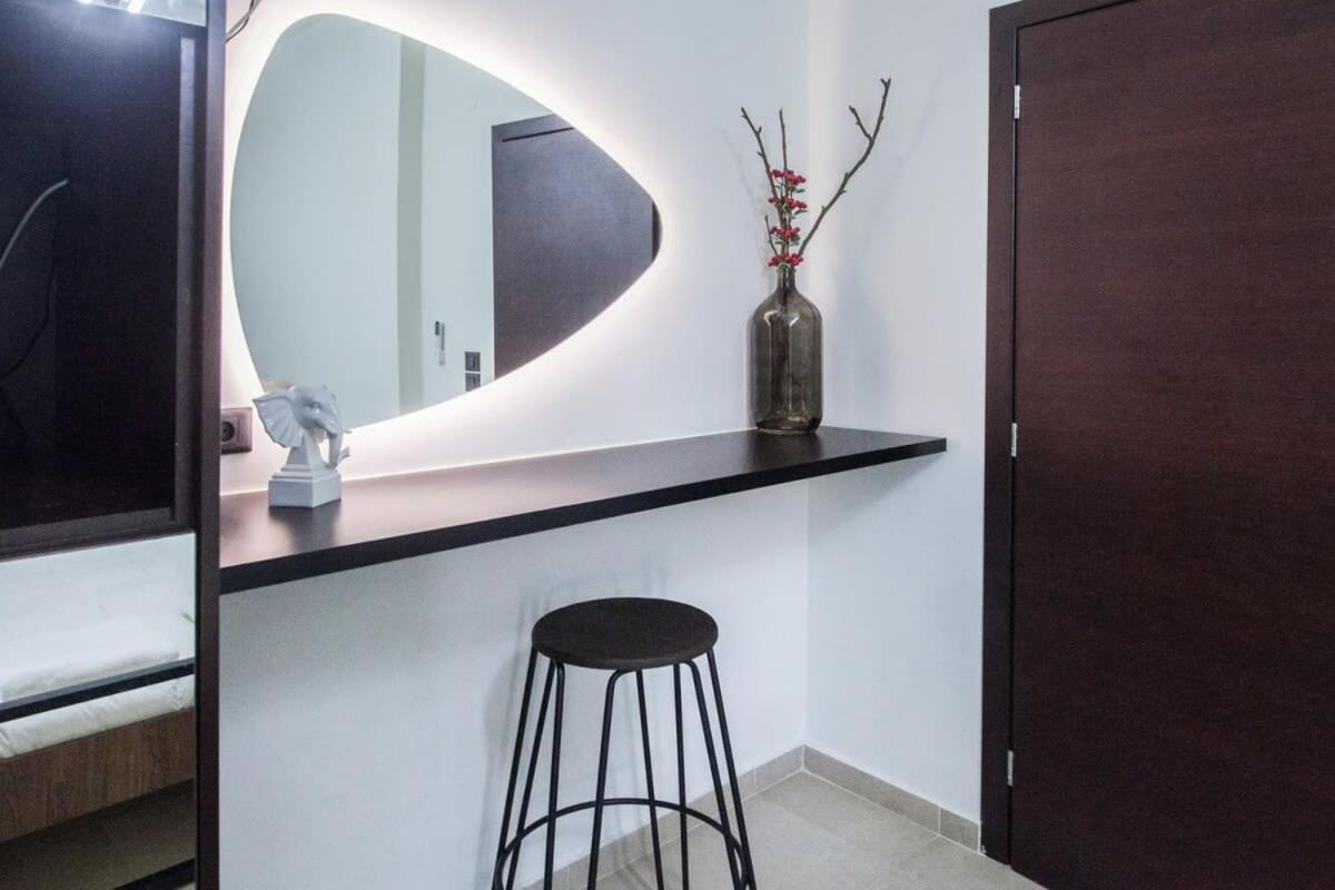 Beautiful Elegant Apartment Next To Monastiraki 아테네 외부 사진