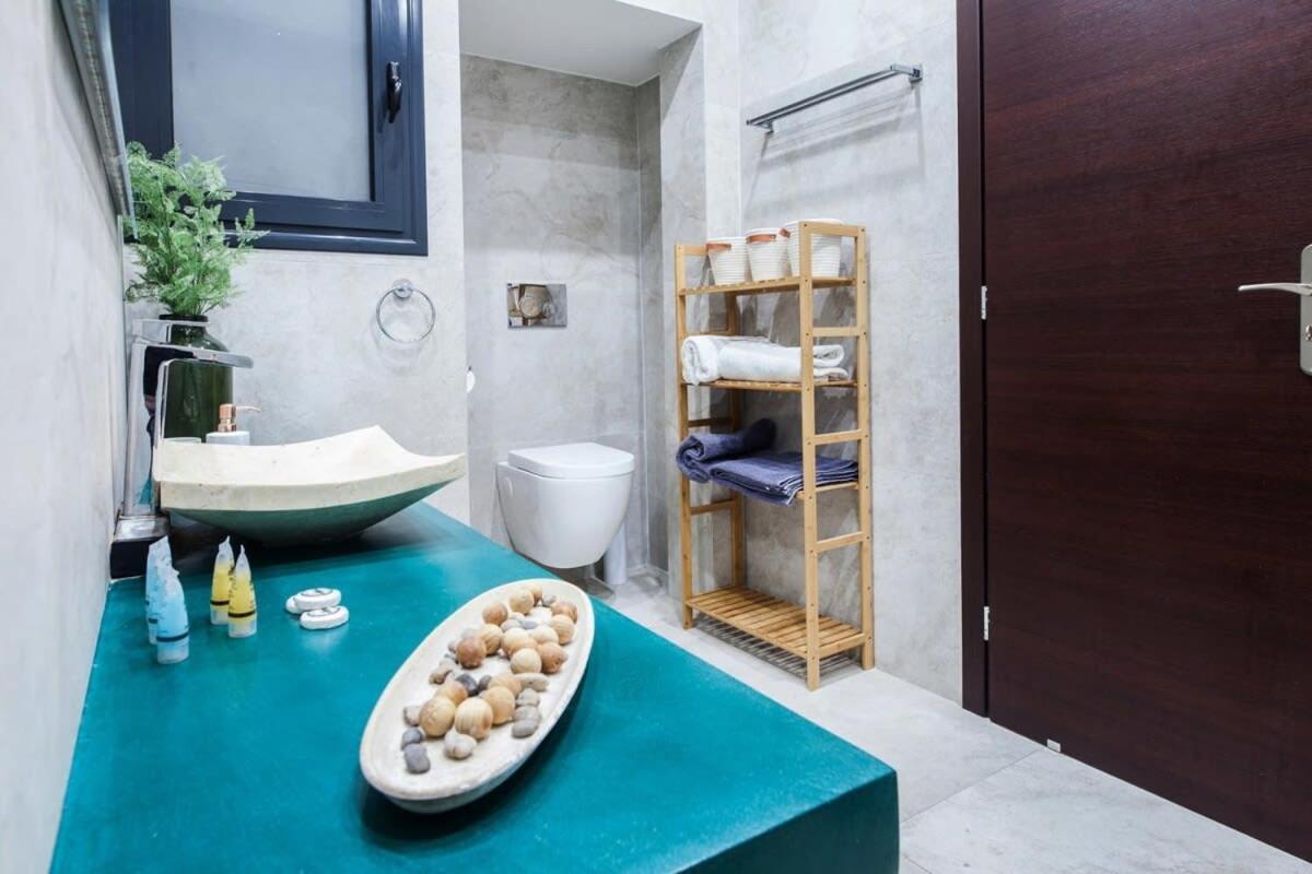 Beautiful Elegant Apartment Next To Monastiraki 아테네 외부 사진